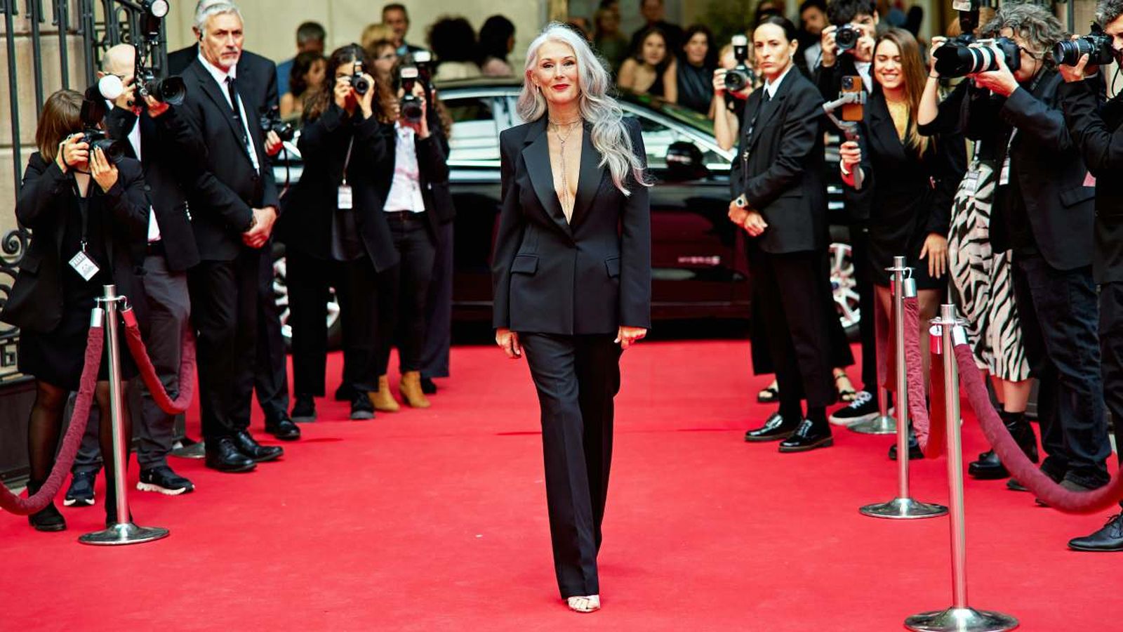 El smoking de mujer se ajusta a cualquier edad