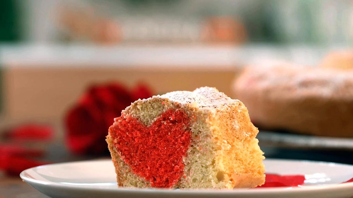 Receta de bizcocho sorpresa para San Valentín  paso 7