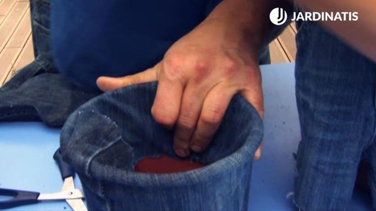 como forrar tiestos con tela vaquera paso 4 brico 831 jardin