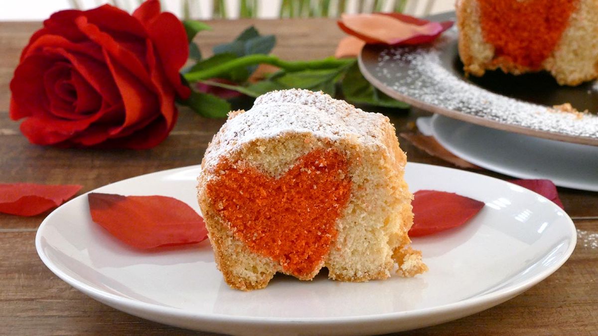 Receta de bizcocho sorpresa para San Valentín