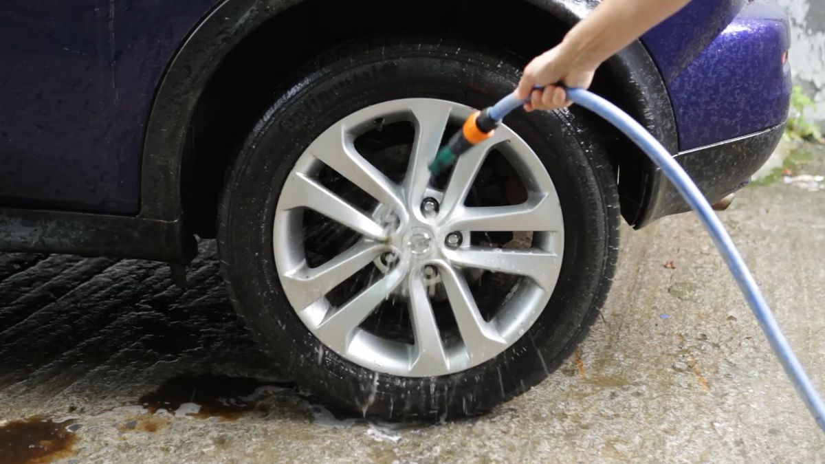 5 como limpiar llantas coche volgrass paso 3