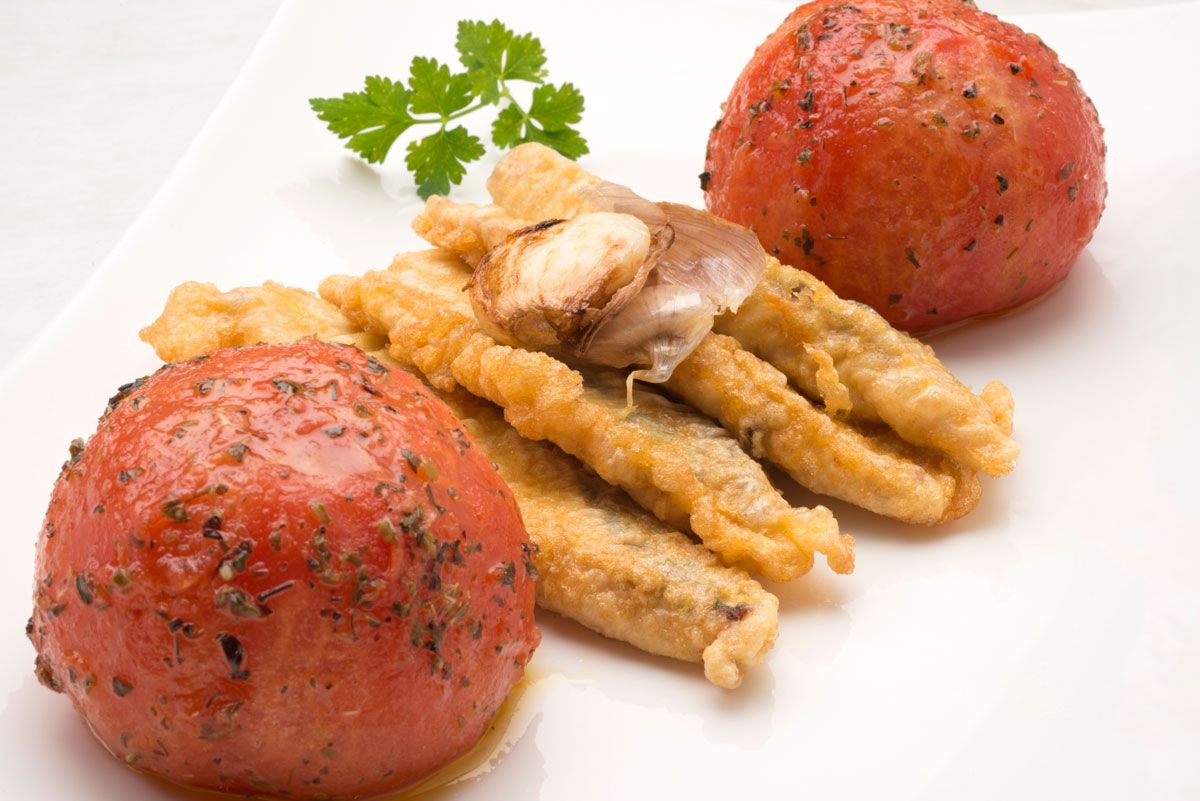 5317 1 Chicharro rebozado con tomates asados (702) xl