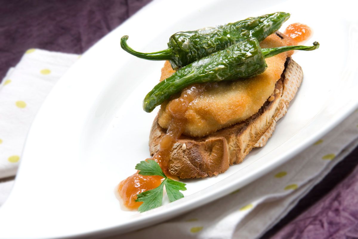 233 Montaditos de lomo y queso en tosta xl