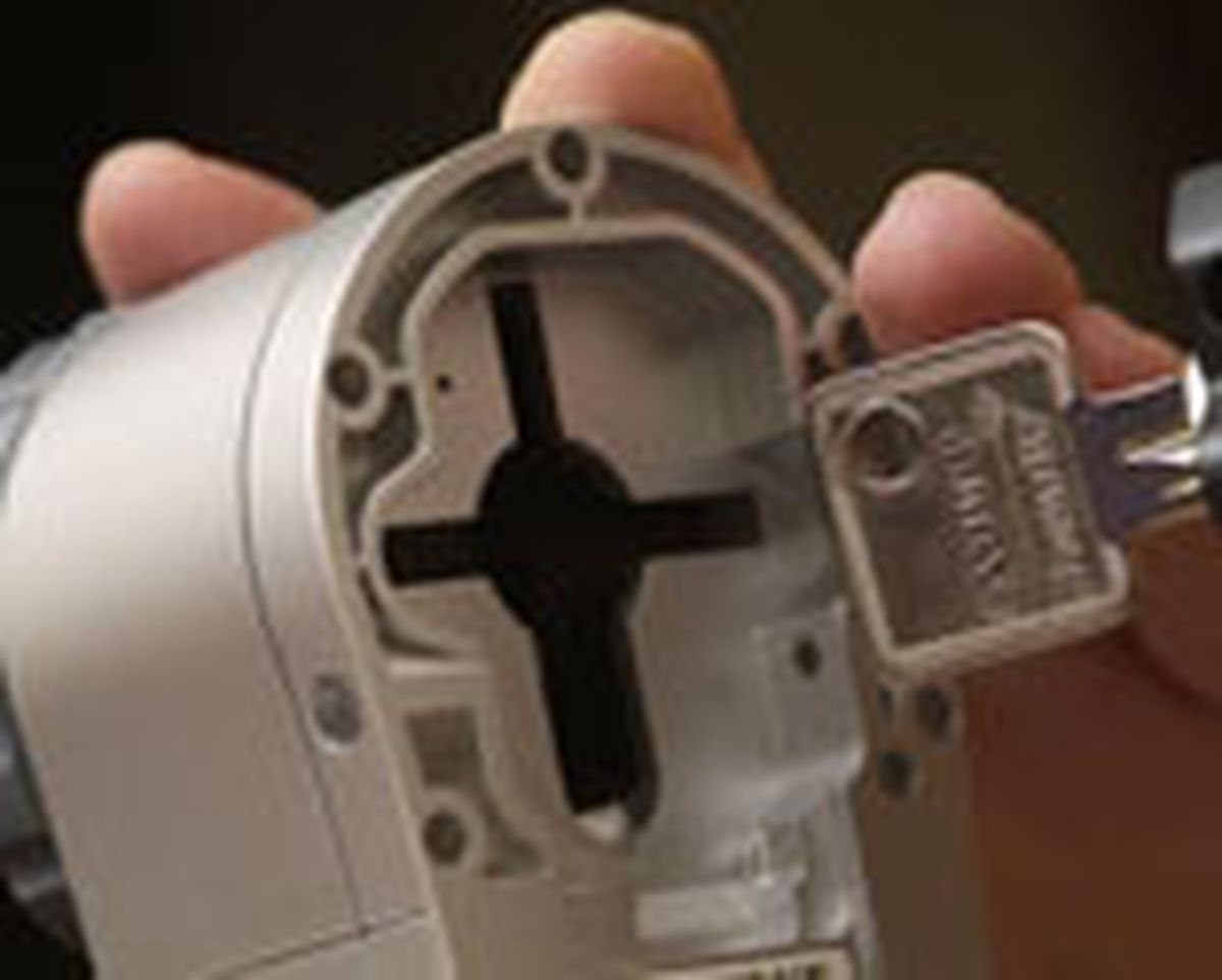 briconsejo 2 0450 Automatizar cerradura existente paso 4