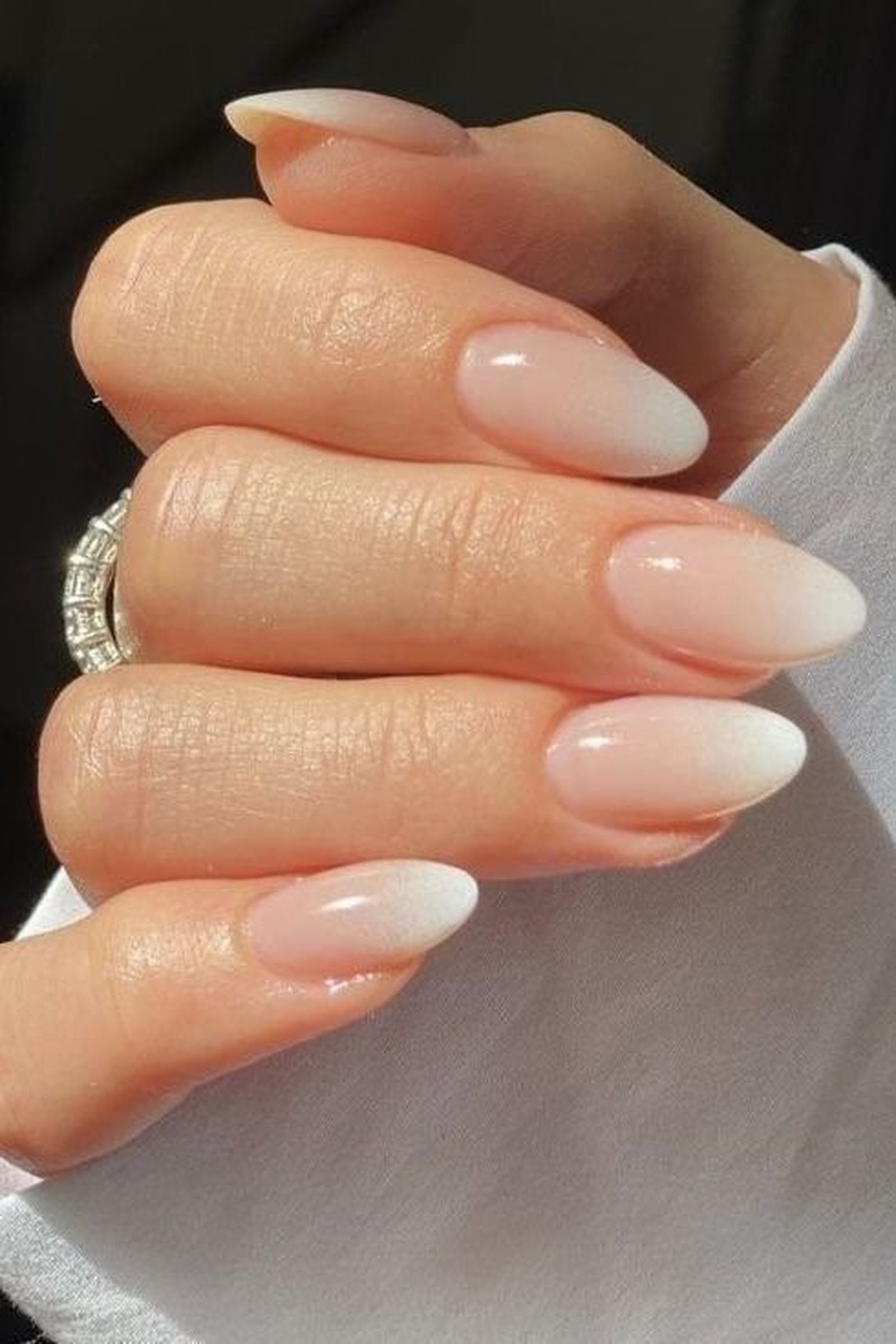Manicura baby boomer para novia