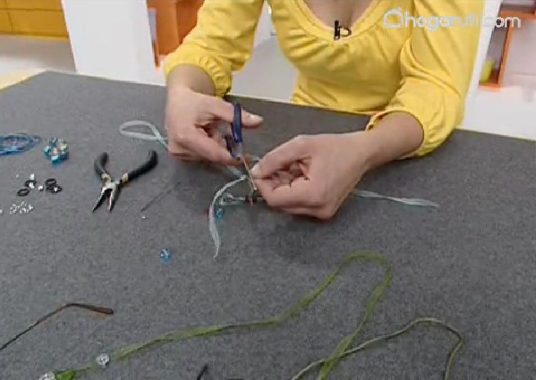 Manualidades   Crear un colgador para gafas   paso 5