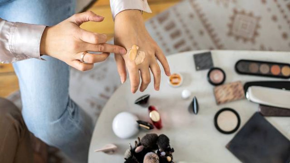 mezclar base maquillaje bb cream