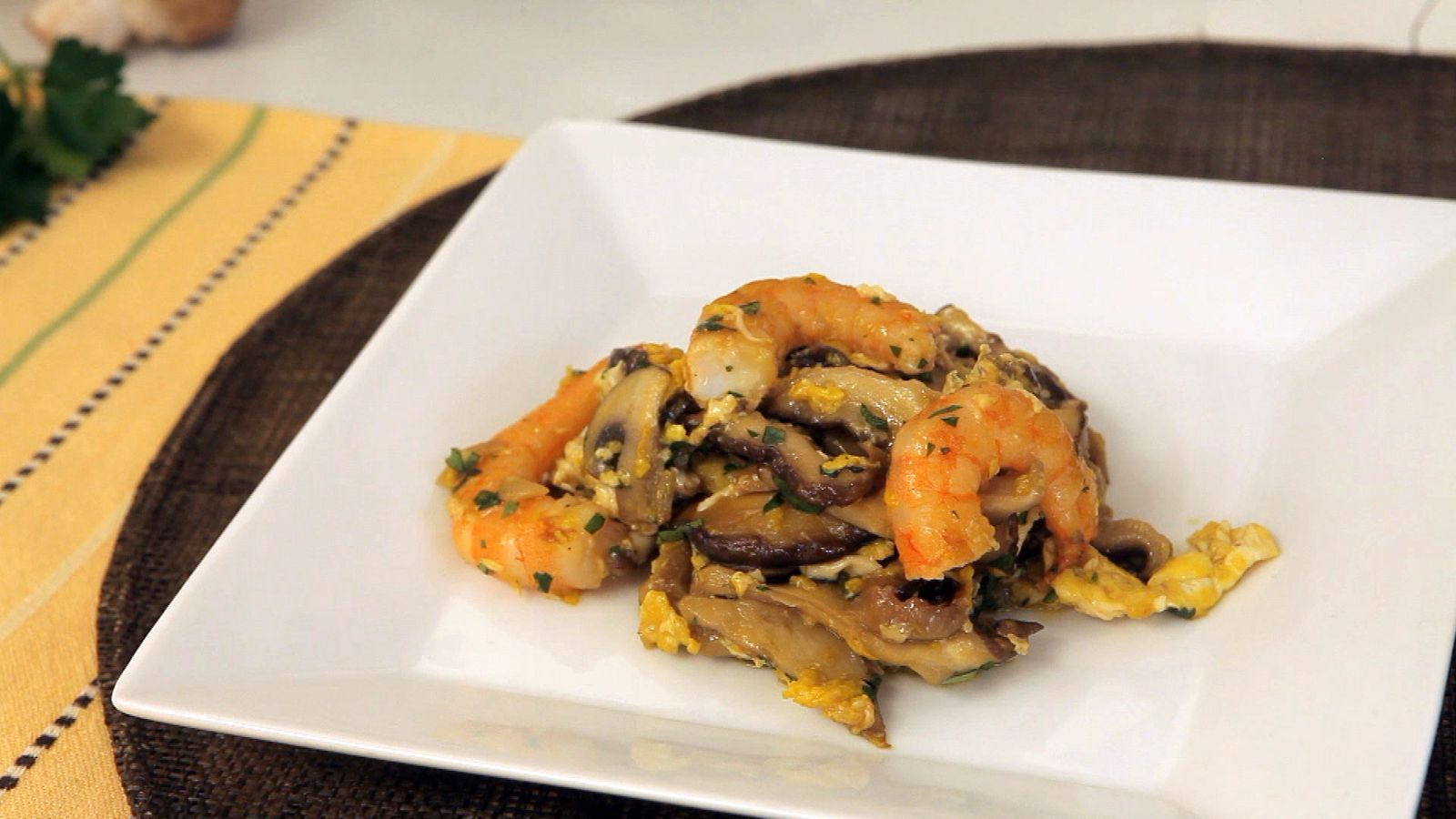 016 revuelto setas gambas salsa soja kikkoman xl