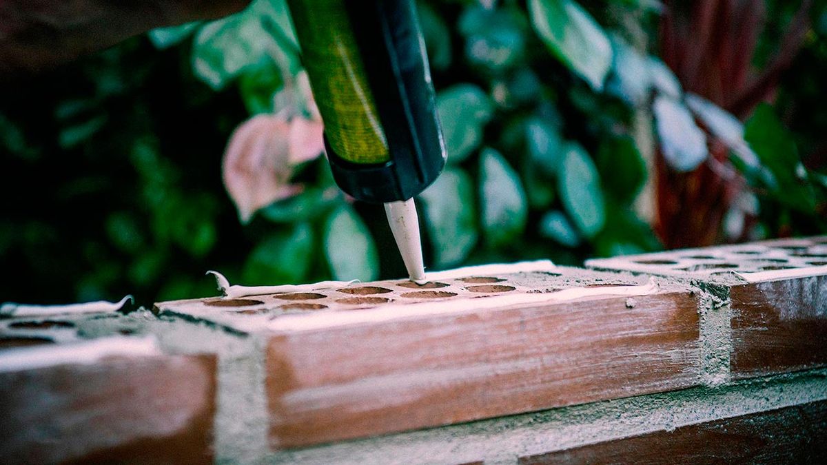 Cómo hacer un muro con ladrillo caravista paso 8