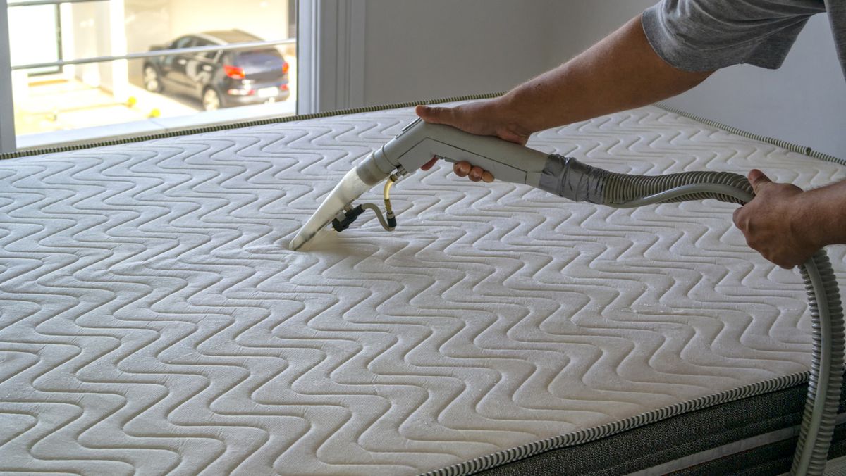 como limpiar el colchon con trucos caseros y economicos aspirar