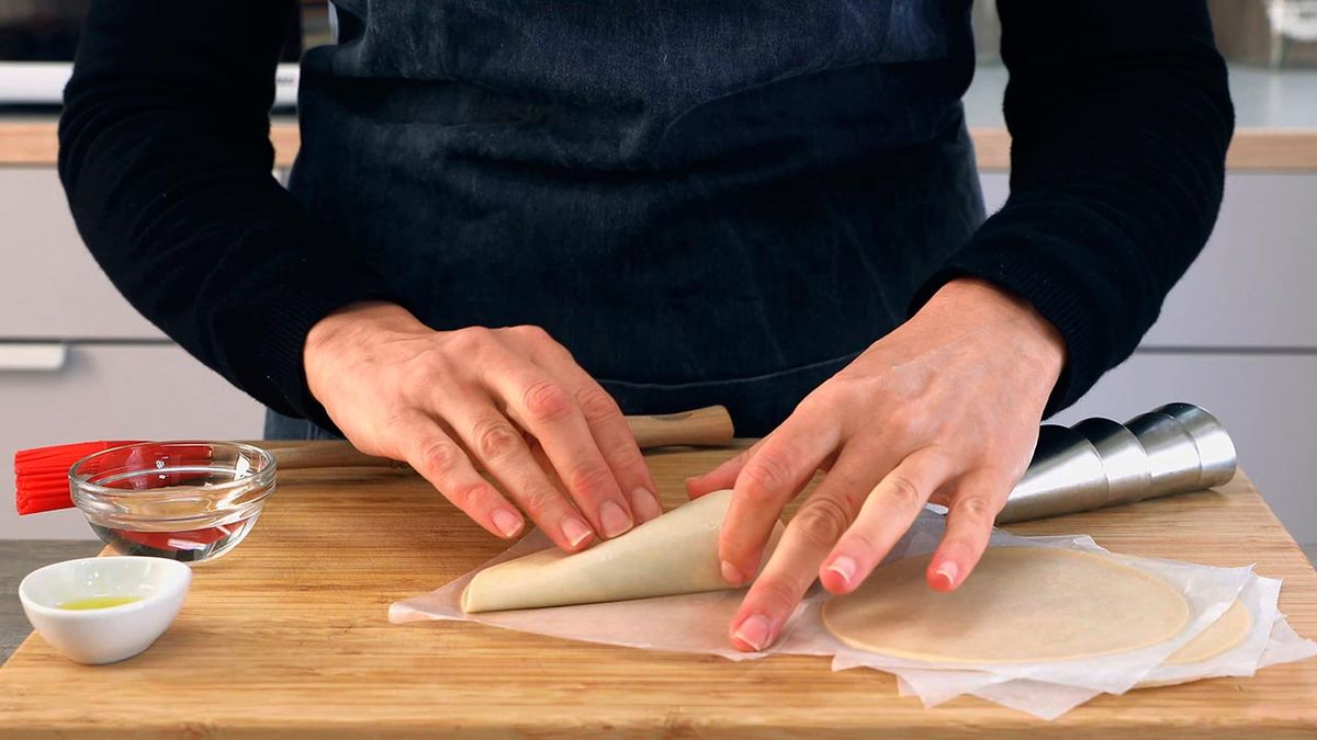 Receta de conos rellenos de guacamole con gambas y salmón ahumado  paso 1