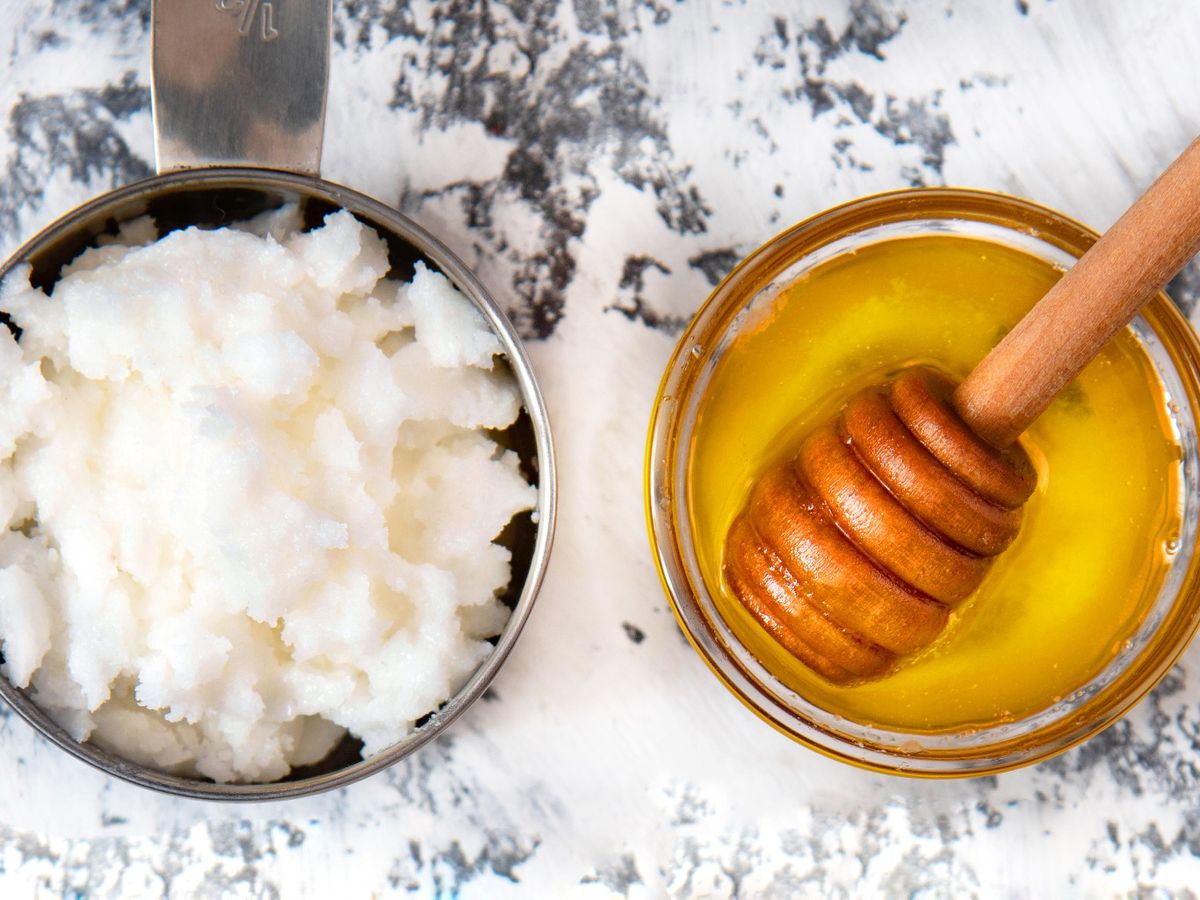 Mascarilla para el cabello con aceite de coco y miel