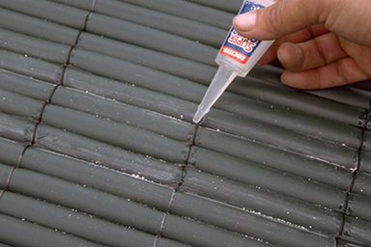 Forrar puerta metálica exterior con cañizo de plástico paso 2