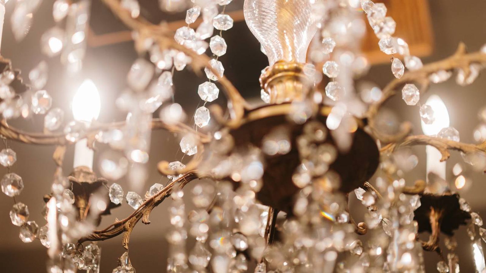 Lámpara de lágrimas de cristal.