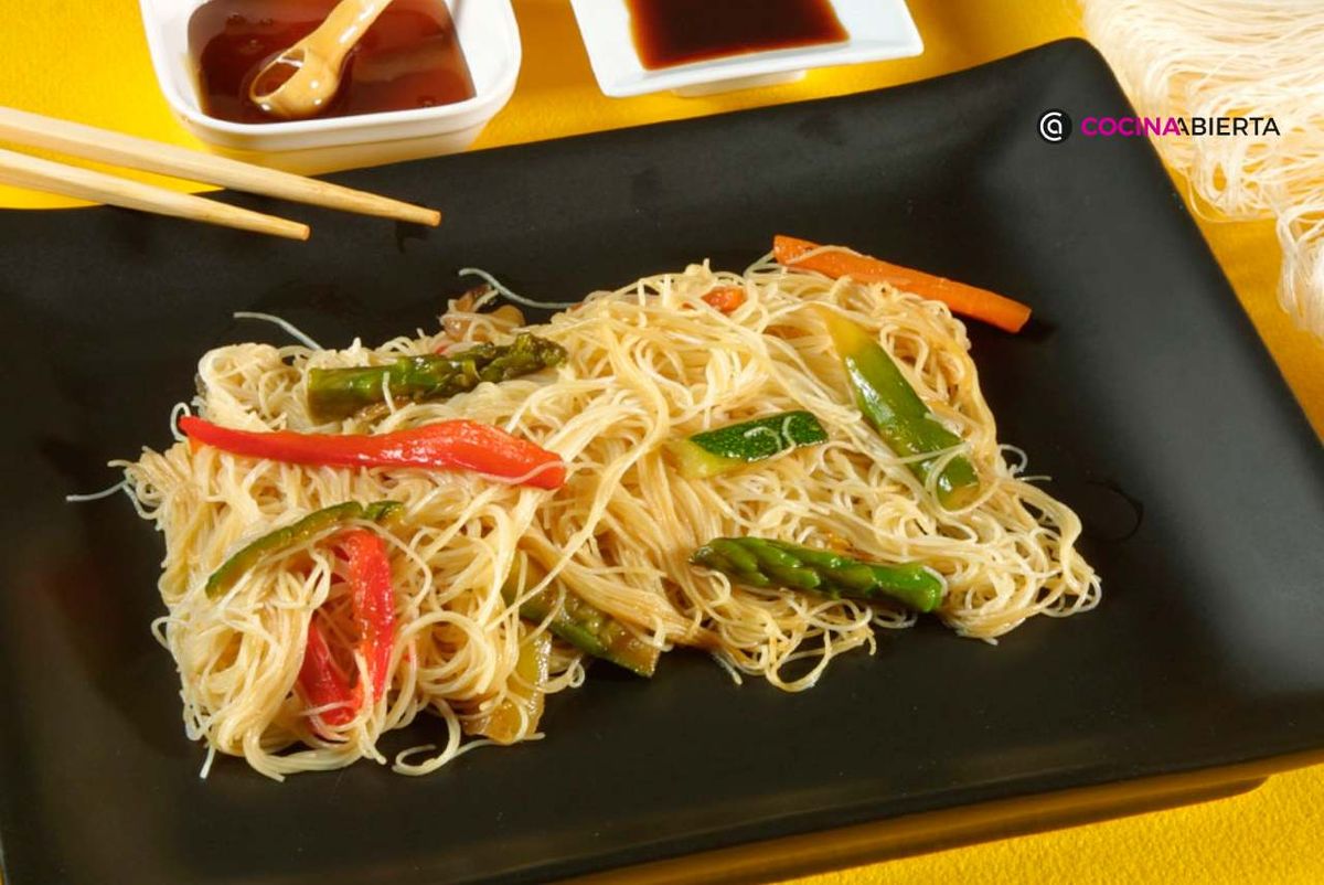 Un plato sano con un toque de salsa de soja y miel