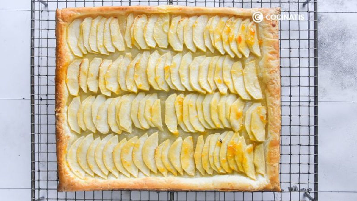 Horneamos el hojaldre con manzana