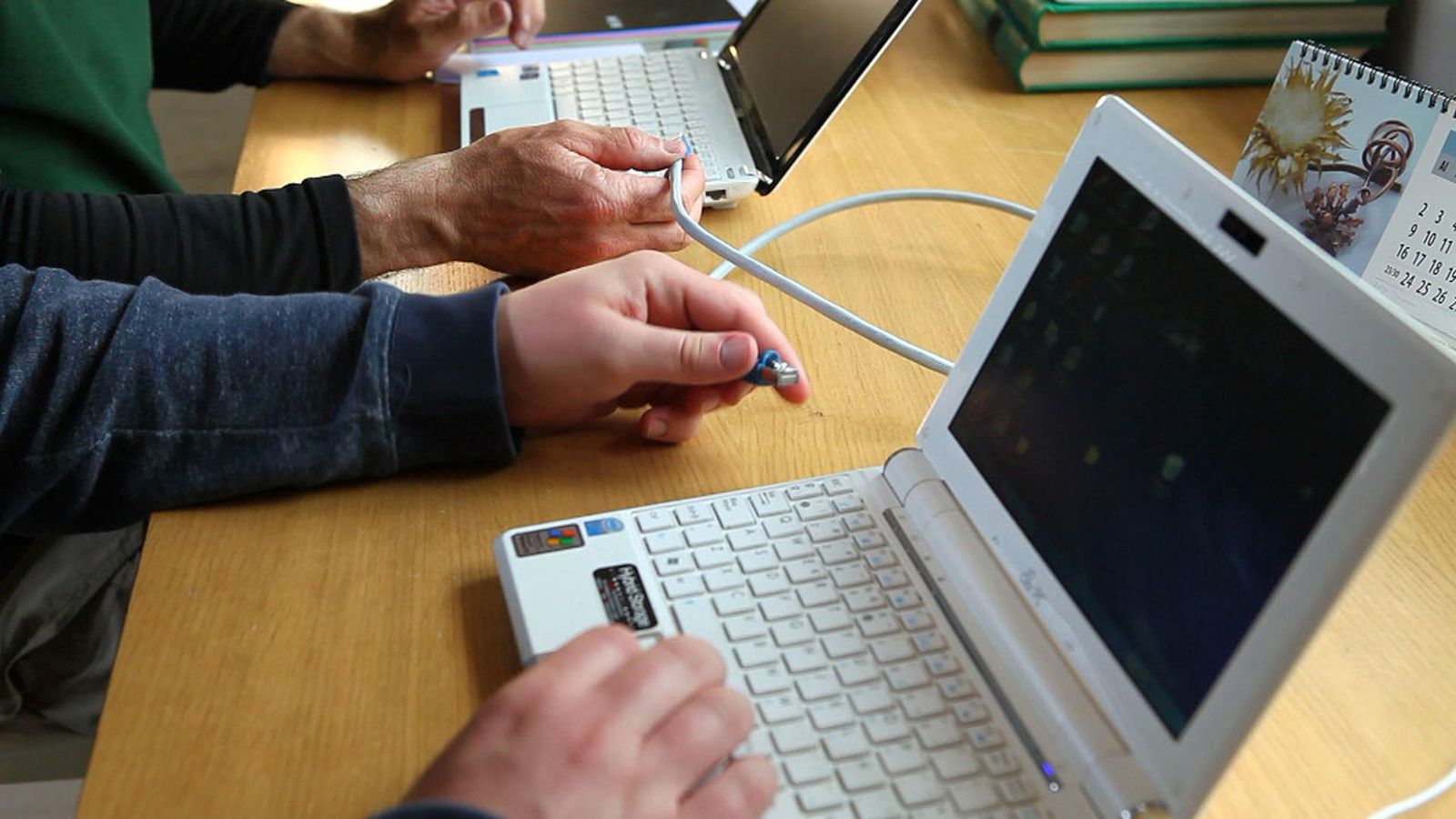 Cómo conectar dos ordenadores