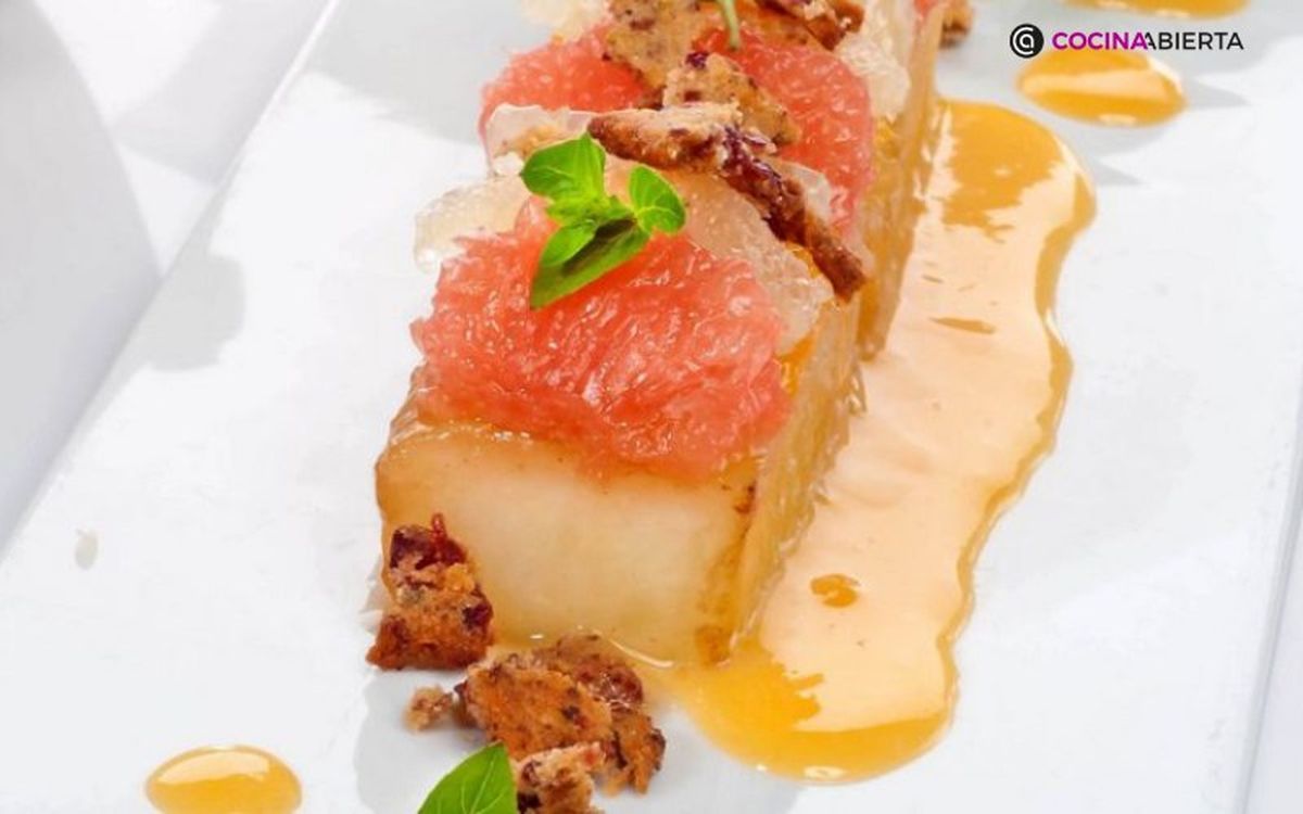 Bruno Oteiza nos enseña a elaborar el postre melón asado con cítricos