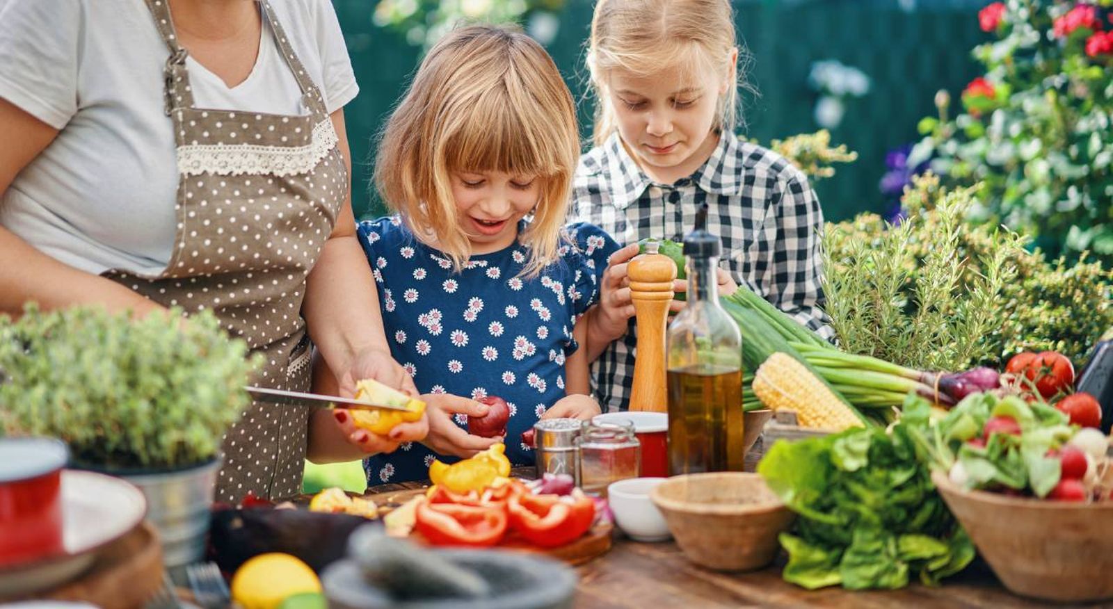 Los campamentos de cocina son una oportunidad para seguir aprendiendo hábitos saludables