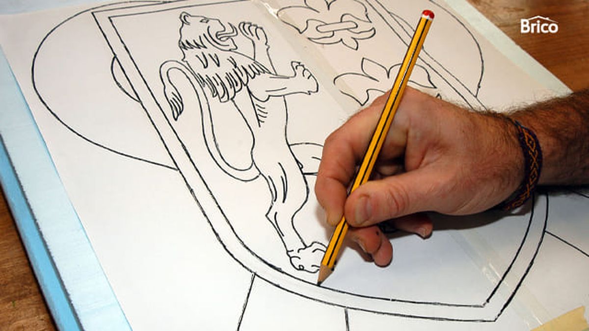 Brico 276 Escudo heraldico paso1