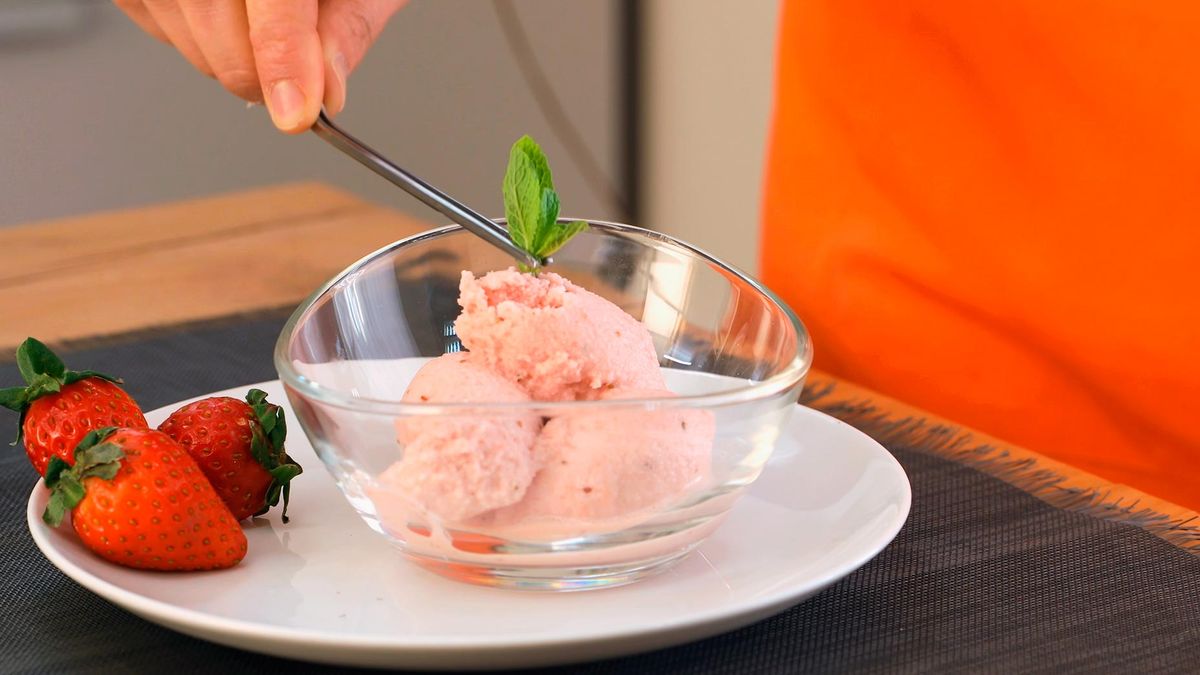 Receta de helado de fresa casero   paso 6