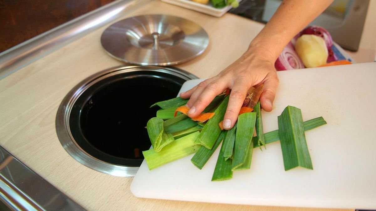 Colocar cubo de basura en encimera paso 10
