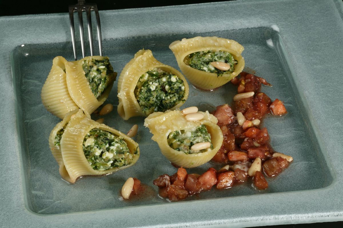 Caracolas rellenas de espinacas y queso