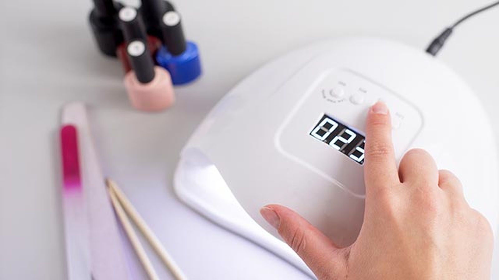 las 5 mejores lamparas LED para una manicura perfecta tecnologia