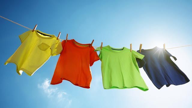 Seca la ropa al sol antes de guardarla