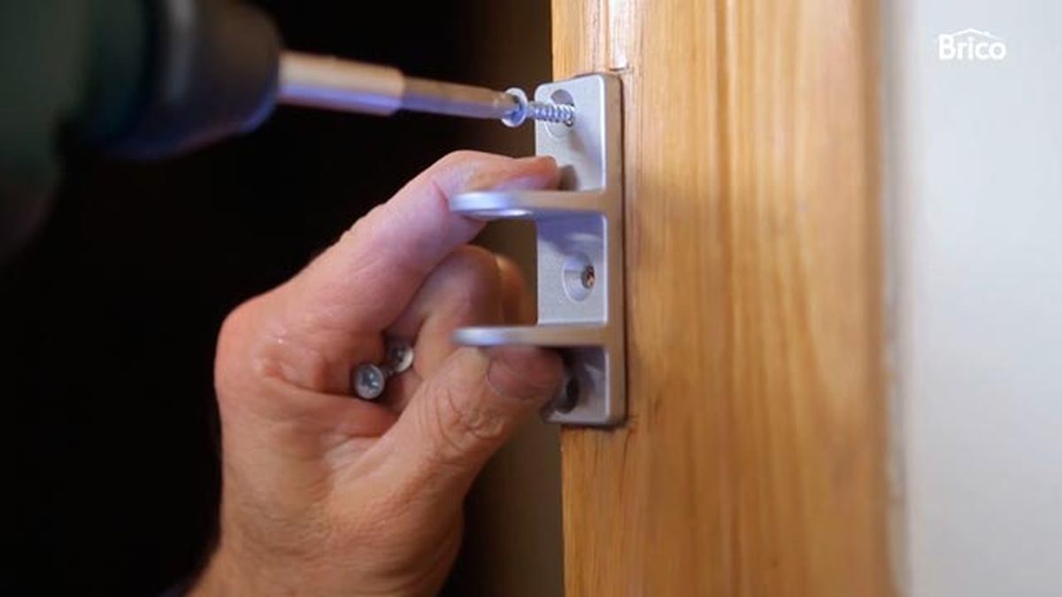 Instalar cerradura de seguridad invisible paso 6