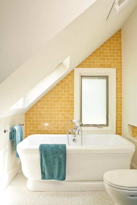 baño amarillo pastel