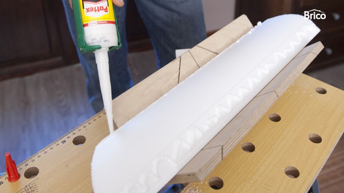 brico 0593 colocar molduras decorativas techo paso 2