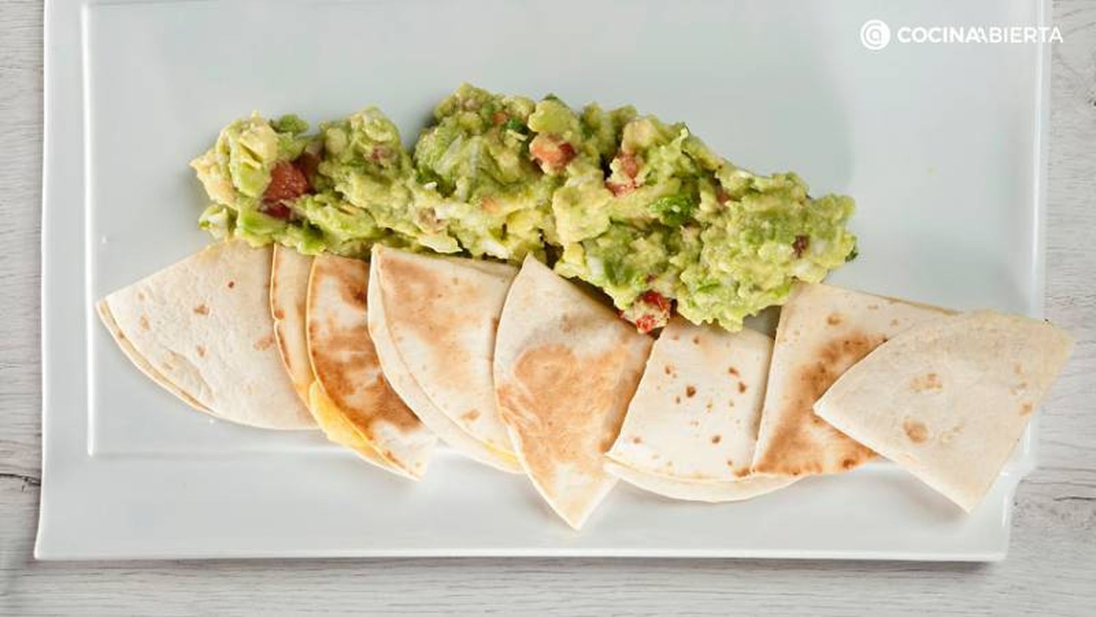 El guacamole es el acompañante perfecto para las quesadillas mexicanas