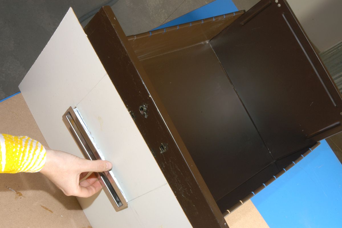 Pintar archivador metálico paso 11