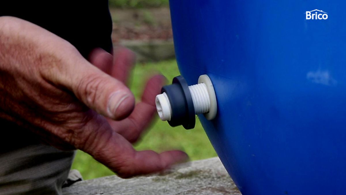 vBricomania 837 como poner grifo a un bidon paso 5