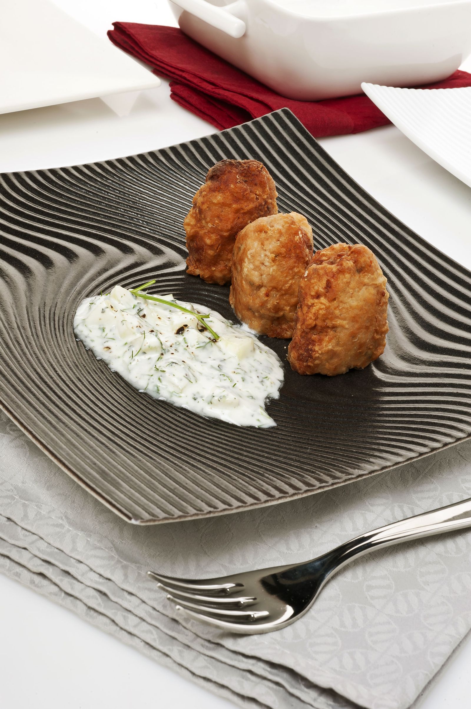 0999 Albóndigas griegas con tzatziki (183) xl