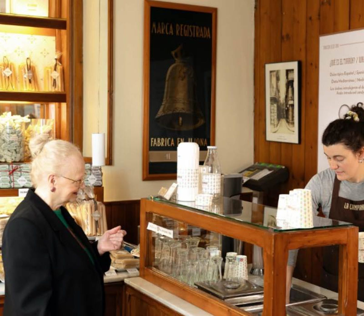Turrones La Campana fue fábrica pionera de turrón movido a vapor.