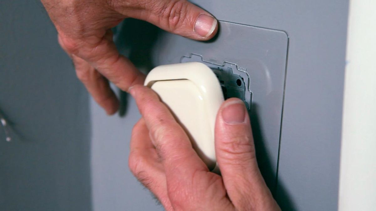 Marco protector transparente para la pared paso 8