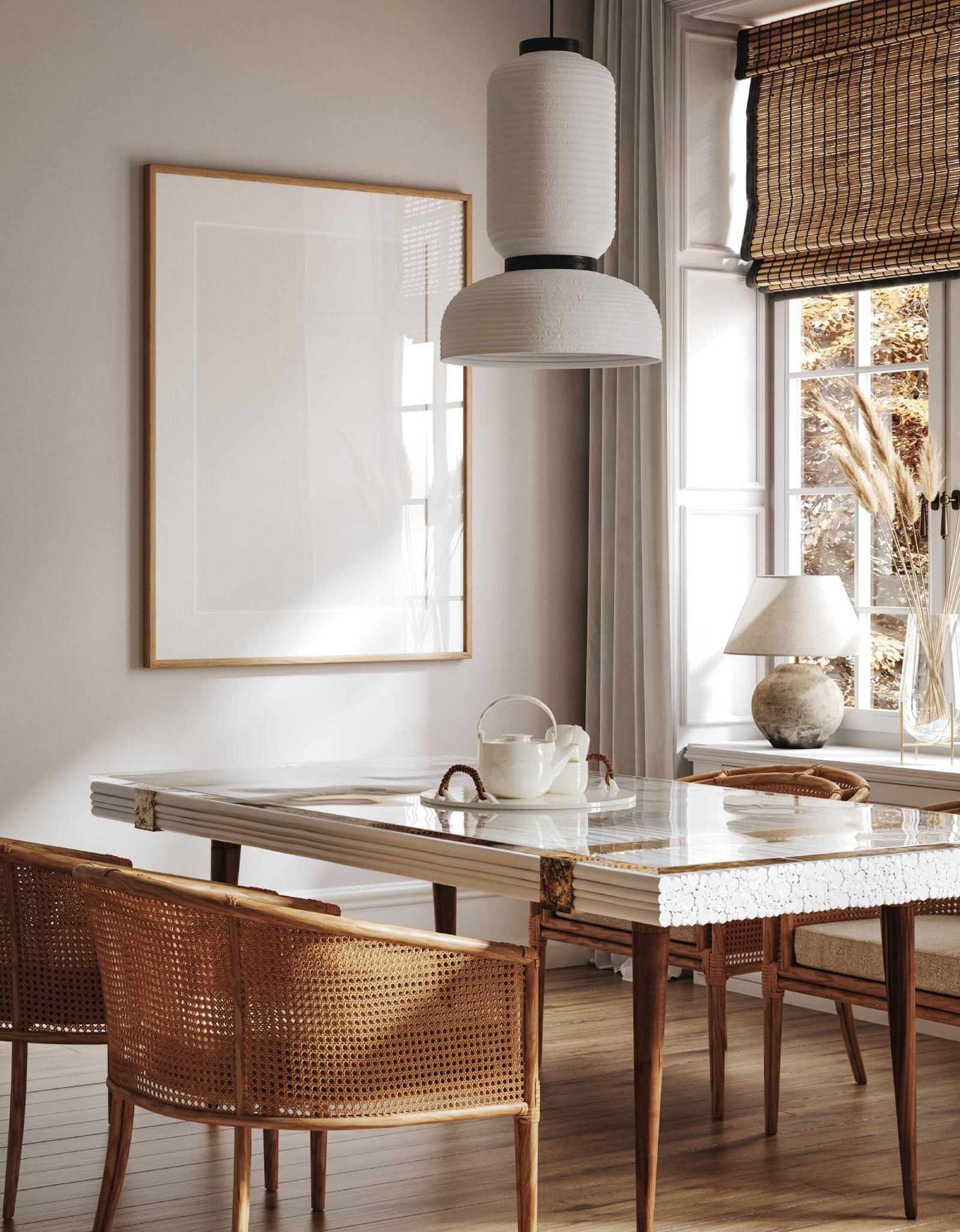 Salón comedor con lámparas de cerámica de estilo artesanal.