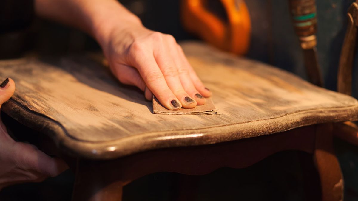 restaurar mueble clasico pulir