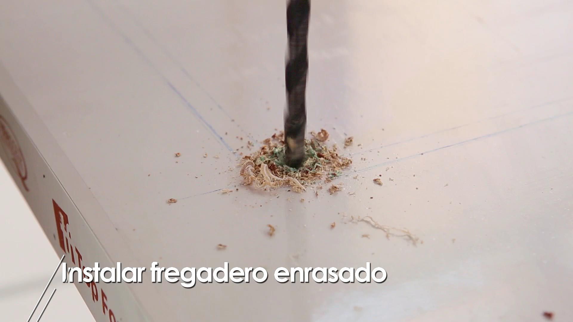 Cómo instalar un fregadero encastrado paso 2