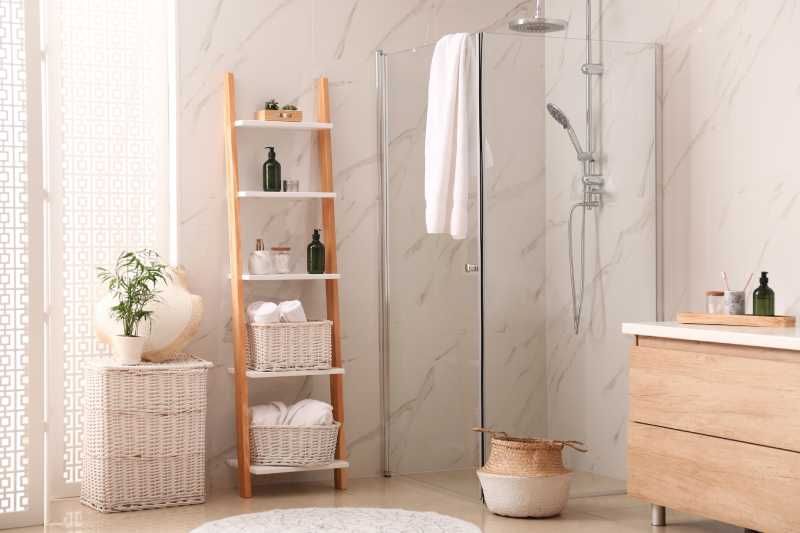 Bano moderno, elegante y luminoso.