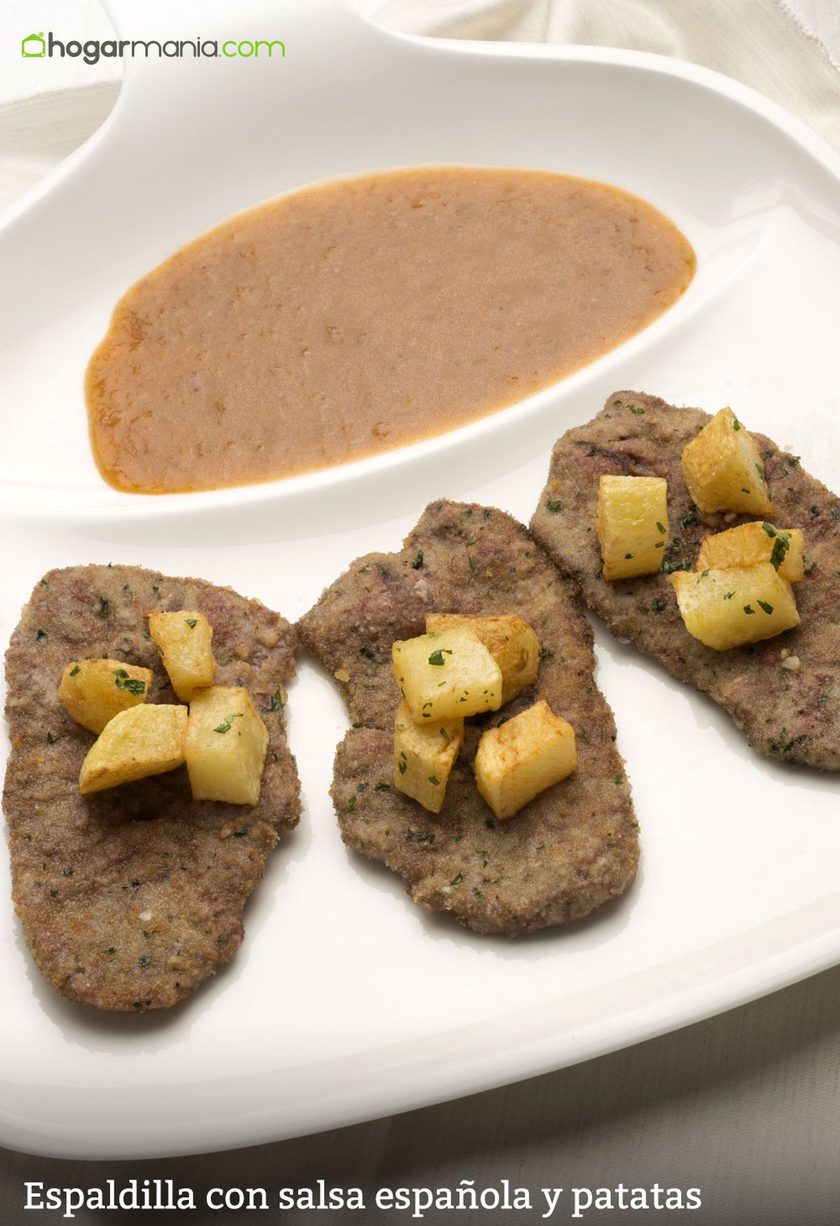 6031 1 Espaldilla con salsa española y patatas vertical xl