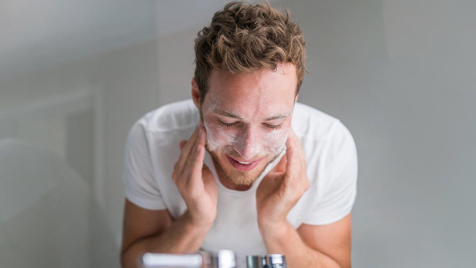 la mejor rutina de cuidado facial masculina