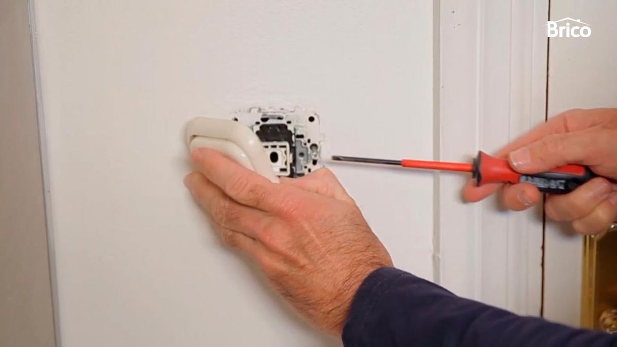 Colocar un interruptor regulador de luz paso 2