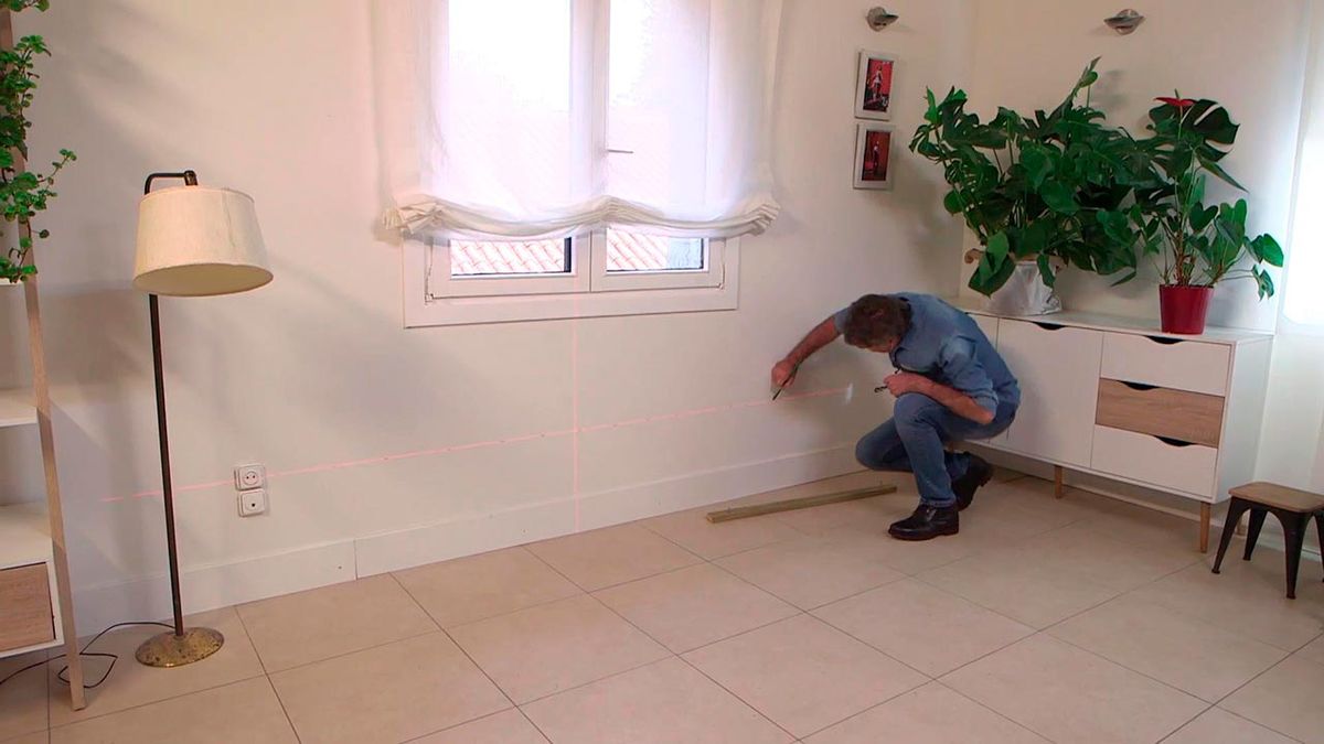 Cómo multiplicar enchufes en la pared paso 1