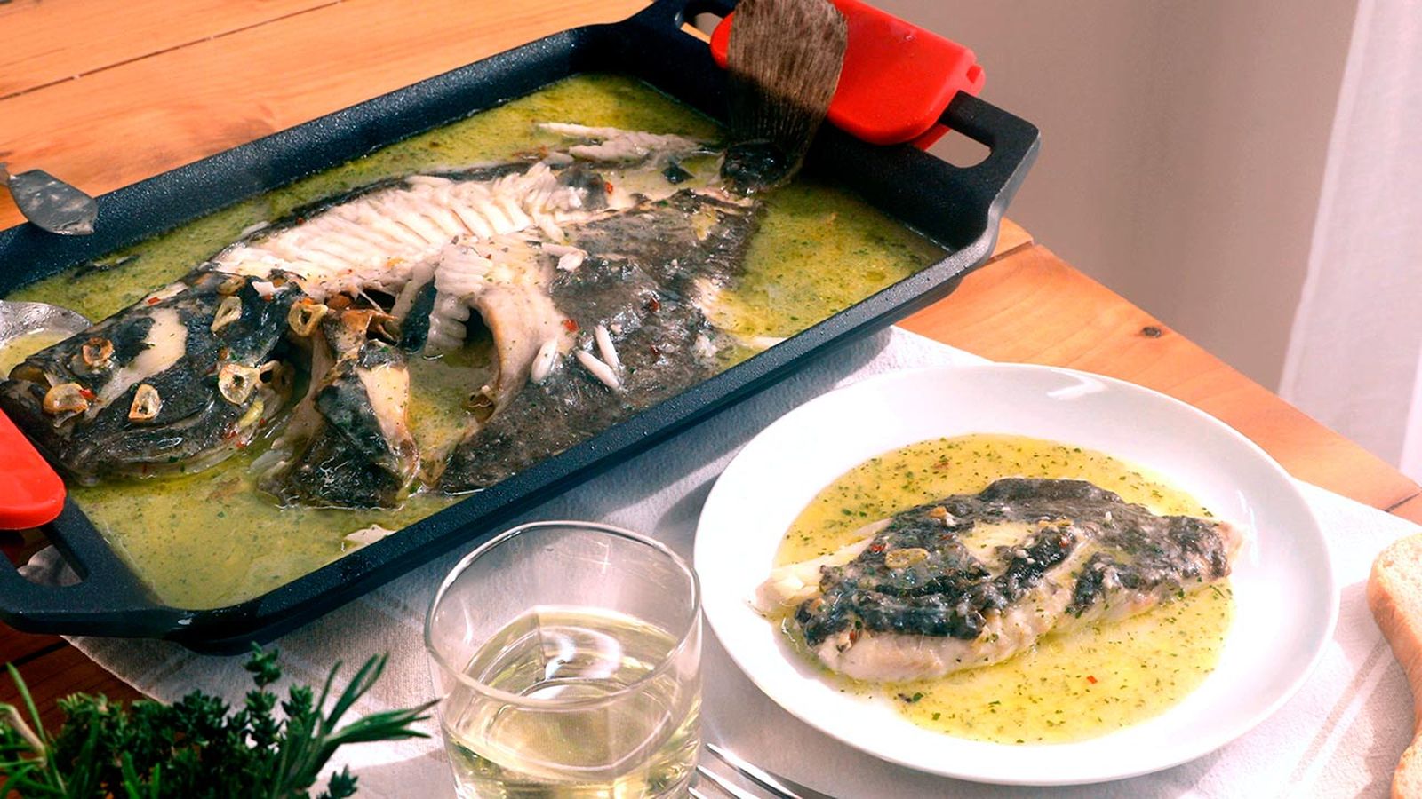 Recopilatorio de salsas fáciles para acompañar platos de pescado  vinagreta de vino blanco
