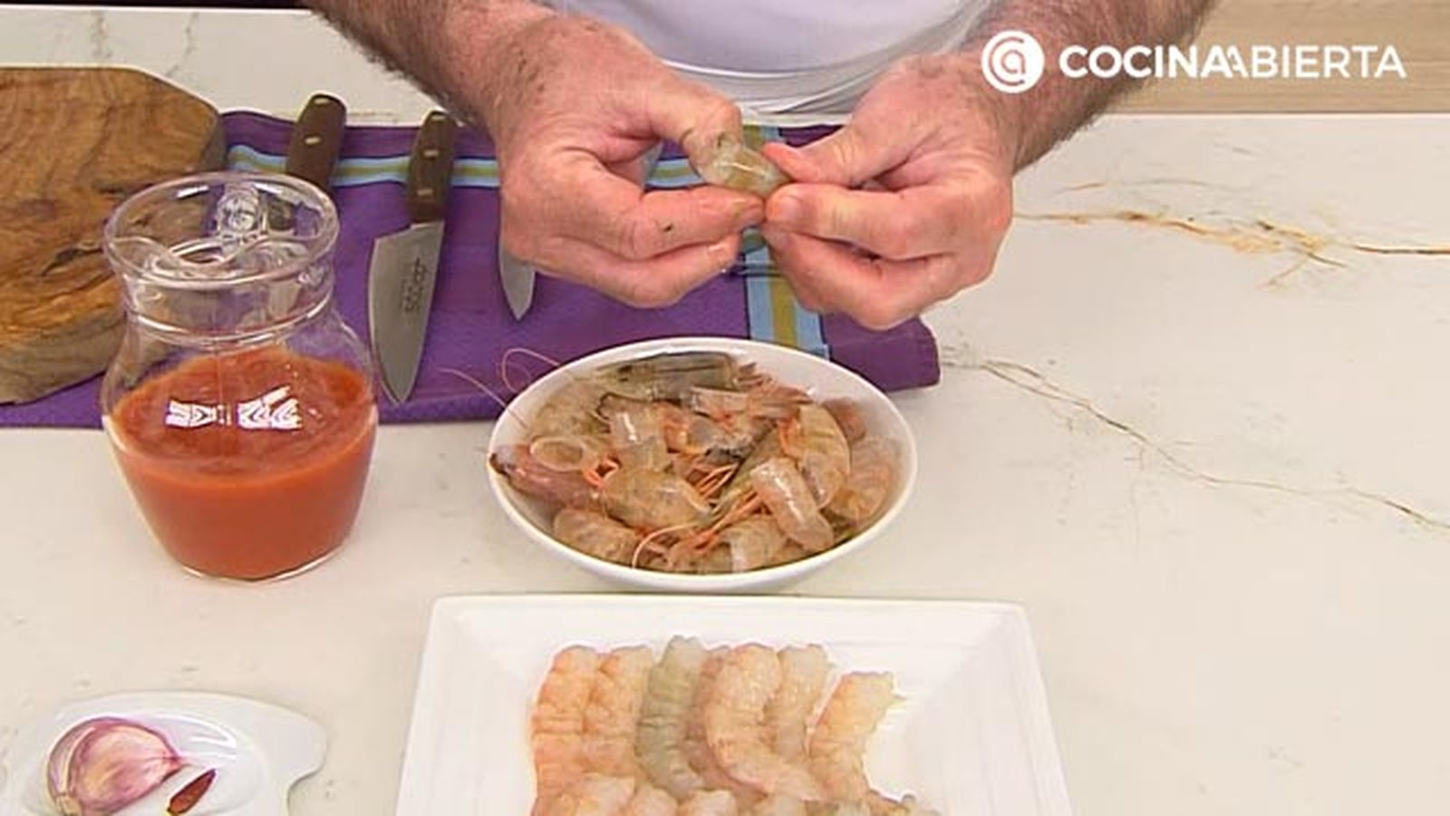 espaguetis de calabacin con langostinos receta karlos arguinano karl6765031 paso1