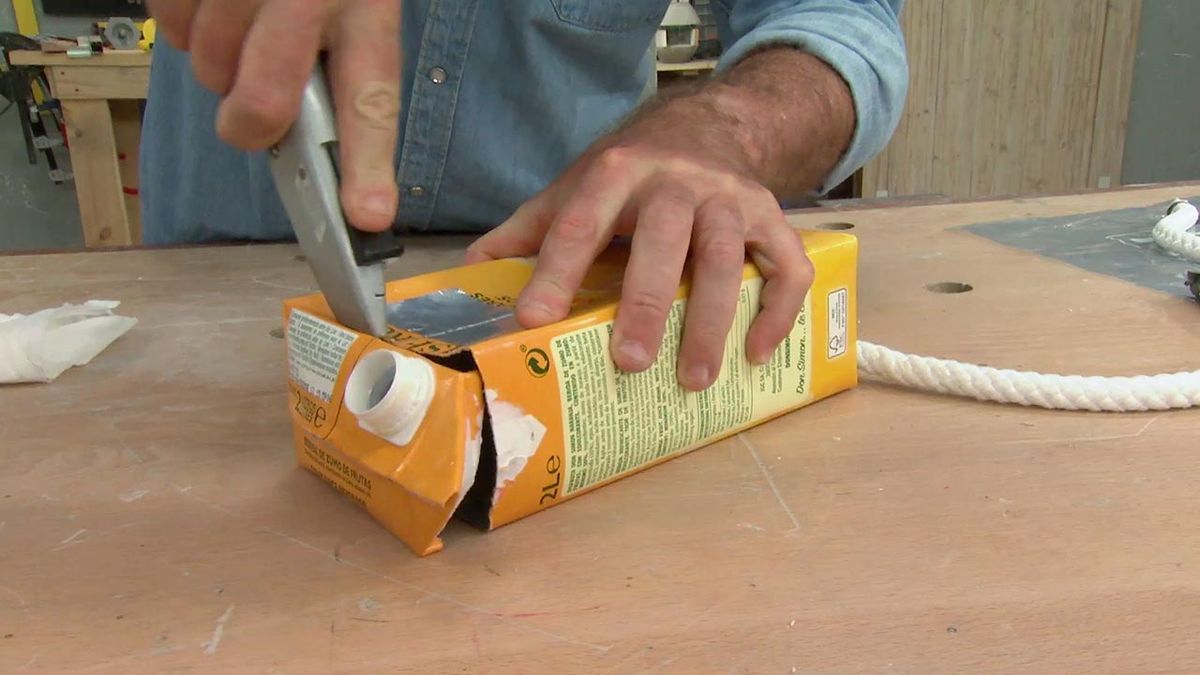 Como hacer topes de cemento para puertas paso 2