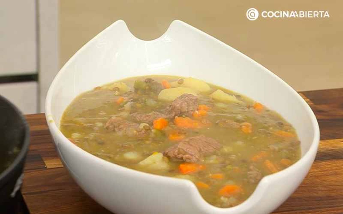 Sirve el potaje de lentejas